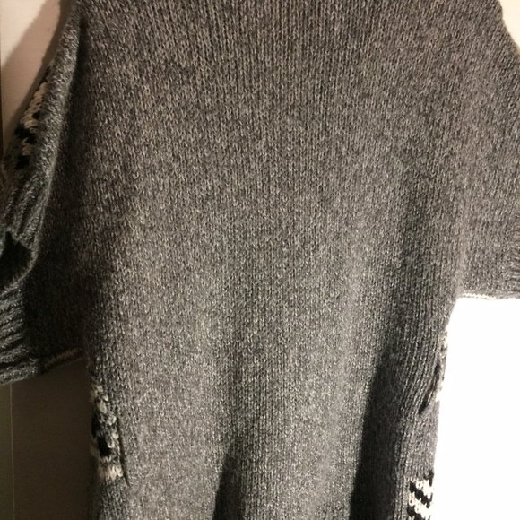 Old Navy Gray Black Cream Sweater Size Med - Picture 4 of 7